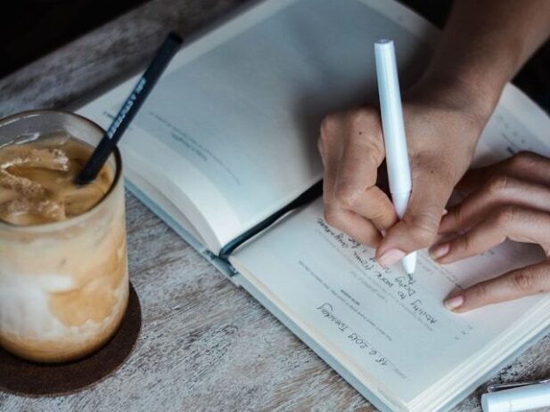 Prophsee journals 4 AL id Yws Ec unsplash